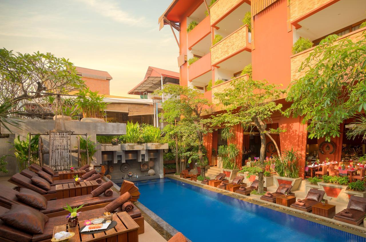 Golden Temple Residence Siem Reap Zewnętrze zdjęcie The pool at the hotel