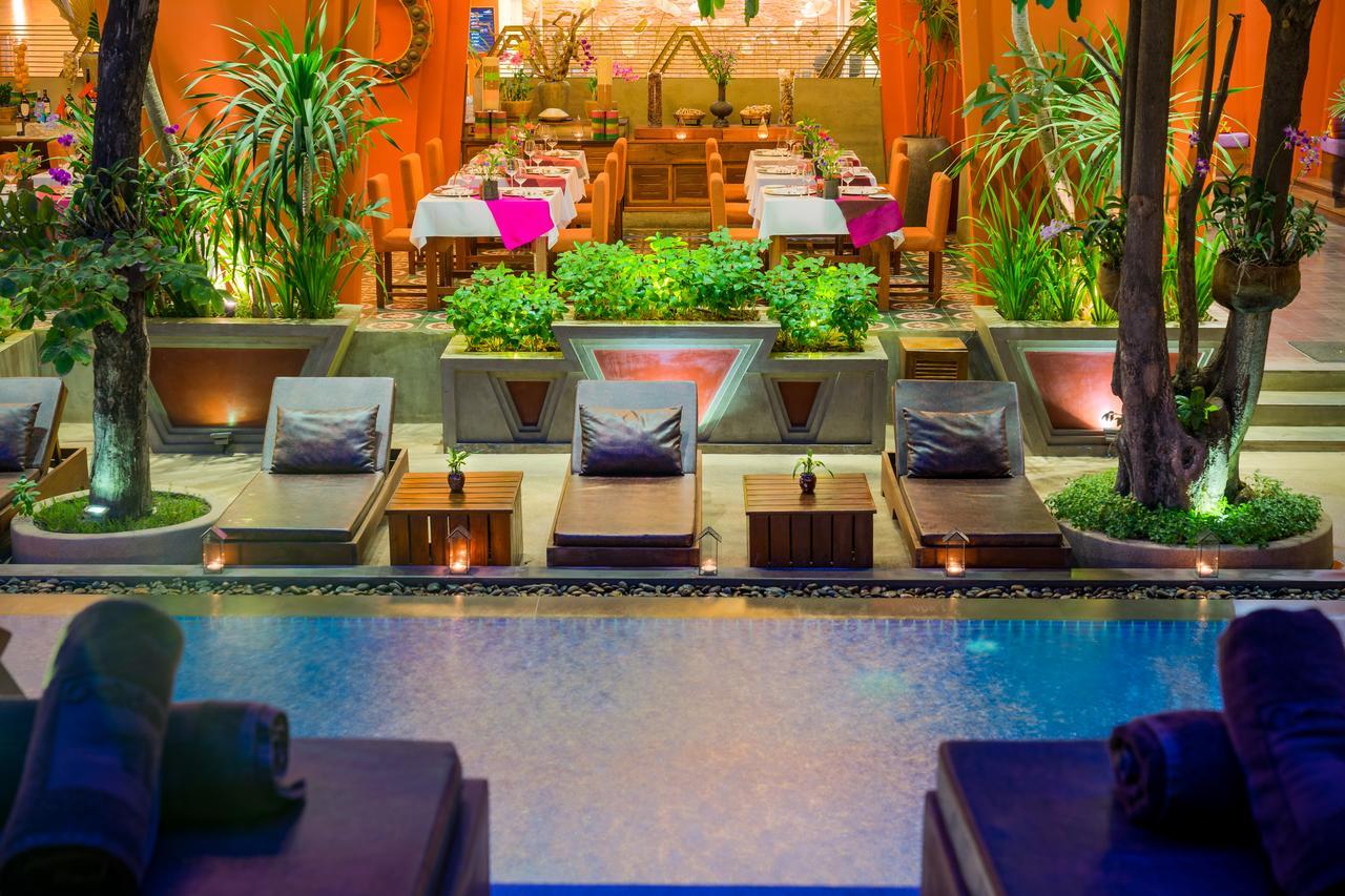 Golden Temple Residence Siem Reap Zewnętrze zdjęcie The pool at the hotel